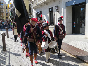 VIII Festa Reviu els Setges Napole&ograve;nics de Girona. Desfilada pels carrers del Barri Vell
