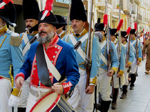 VIII Festa Reviu els Setges Napole&ograve;nics de Girona. Desfilada pels carrers del Barri Vell