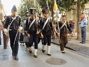 VIII Festa Reviu els Setges Napole&ograve;nics de Girona. Desfilada pels carrers del Barri Vell