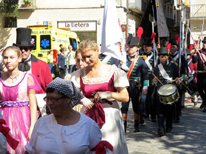 VIII Festa Reviu els Setges Napole&ograve;nics de Girona. Desfilada pels carrers del Barri Vell