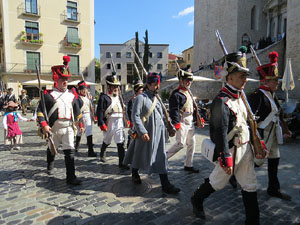 VIII Festa Reviu els Setges Napole&ograve;nics de Girona. Desfilada pels carrers del Barri Vell