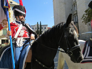 VIII Festa Reviu els Setges Napole&ograve;nics de Girona. Desfilada pels carrers del Barri Vell