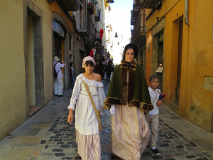 VIII Festa Reviu els Setges Napole&ograve;nics de Girona. Desfilada pels carrers del Barri Vell