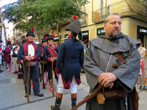 VIII Festa Reviu els Setges Napole&ograve;nics de Girona. Desfilada pels carrers del Barri Vell