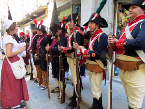 VIII Festa Reviu els Setges Napole&ograve;nics de Girona. Desfilada pels carrers del Barri Vell