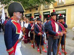 VIII Festa Reviu els Setges Napole&ograve;nics de Girona. Desfilada pels carrers del Barri Vell