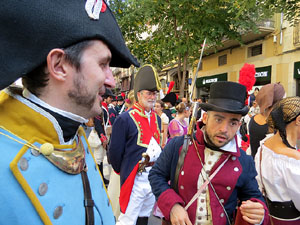VIII Festa Reviu els Setges Napole&ograve;nics de Girona. Desfilada pels carrers del Barri Vell