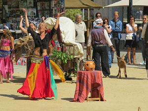 VIII Festa Reviu els Setges Napole&ograve;nics de Girona. Representaci&oacute; teatral a la pla&ccedil;a de la Independ&egrave;ncia