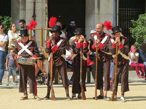 VIII Festa Reviu els Setges Napole&ograve;nics de Girona. Representaci&oacute; teatral a la pla&ccedil;a de la Independ&egrave;ncia