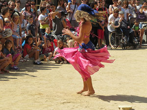 VIII Festa Reviu els Setges Napole&ograve;nics de Girona. Representaci&oacute; teatral a la pla&ccedil;a de la Independ&egrave;ncia