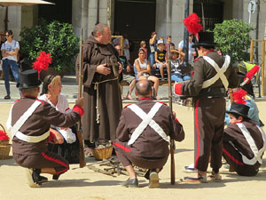 VIII Festa Reviu els Setges Napole&ograve;nics de Girona. Representaci&oacute; teatral a la pla&ccedil;a de la Independ&egrave;ncia