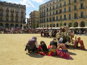 VIII Festa Reviu els Setges Napole&ograve;nics de Girona. Representaci&oacute; teatral a la pla&ccedil;a de la Independ&egrave;ncia
