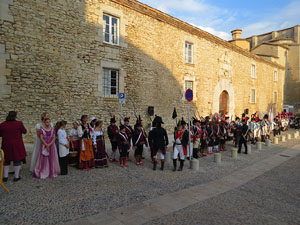 VIII Festa Reviu els Setges Napole&ograve;nics de Girona. Inici de la recreaci&oacute; a la pla&ccedil;a de Sant Dom&egrave;nec