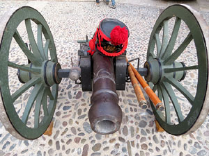 VIII Festa Reviu els Setges Napole&ograve;nics de Girona. Inici de la recreaci&oacute; a la pla&ccedil;a de Sant Dom&egrave;nec