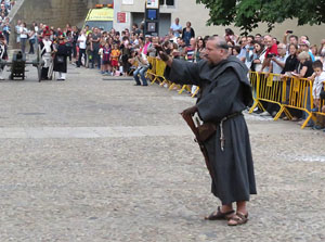 VIII Festa Reviu els Setges Napole&ograve;nics de Girona. Inici de la recreaci&oacute; a la pla&ccedil;a de Sant Dom&egrave;nec