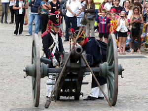 VIII Festa Reviu els Setges Napole&ograve;nics de Girona. Inici de la recreaci&oacute; a la pla&ccedil;a de Sant Dom&egrave;nec