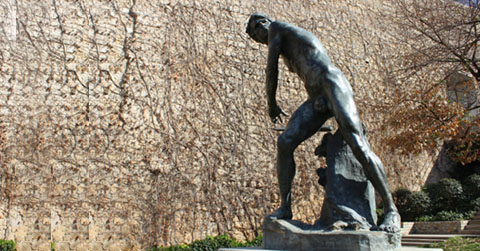 Rèplica de l'escultura de Miquel Blay 'Contra l'invasor' situada al Jardí de la Infància. 2014