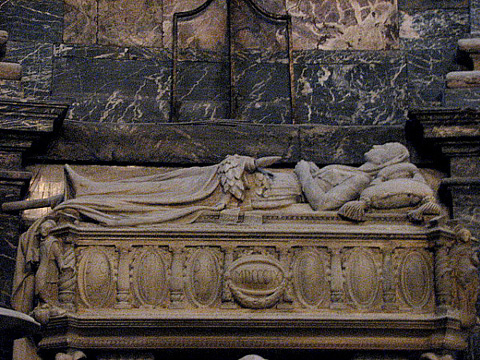 Detall del Mausoleu de la Companyia de Santa Bàrbara