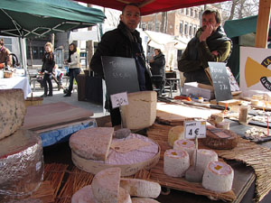 Ecocab&agrave;s, mercat ecol&ograve;gic i artesanal