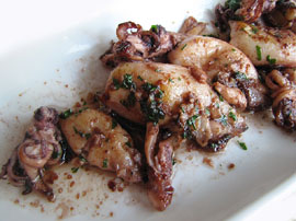 Bubbles Gastrobar. Calamarçons a la planxa