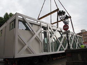 El Vol, espai gastron&ograve;mic. El muntatge sobre el riu Onyar