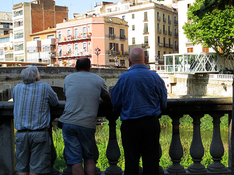 El Vol, espai gastron&ograve;mic. El muntatge sobre el riu Onyar
