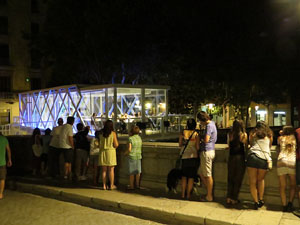 El Vol, espai gastron&ograve;mic. El muntatge sobre el riu Onyar