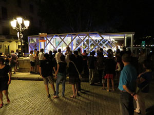 El Vol, espai gastron&ograve;mic. El muntatge sobre el riu Onyar