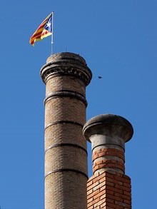 Xemeneies de La Fàbrica amb l'estelada