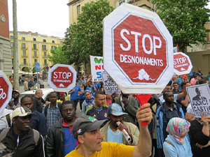 Manifestaci&oacute; de l'1 de maig pels carrers de Girona