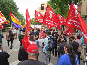 Manifestaci&oacute; de l'1 de maig pels carrers de Girona