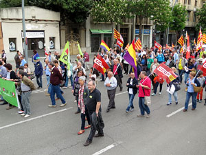 Manifestaci&oacute; de l'1 de maig pels carrers de Girona