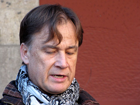 L'actor Martí Peraferrer durant la lectura d'Espriu