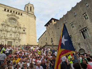 Assaig punter de la Via Lliure a la Diagonal de Barcelona, a les escales de la Catedral