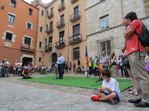 Assaig punter de la Via Lliure a la Diagonal de Barcelona, a les escales de la Catedral
