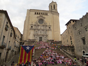 Assaig punter de la Via Lliure a la Diagonal de Barcelona, a les escales de la Catedral