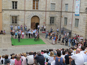 Assaig punter de la Via Lliure a la Diagonal de Barcelona, a les escales de la Catedral