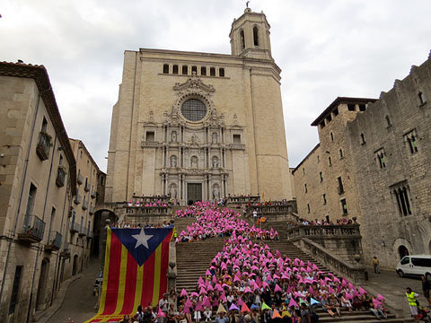 El triple punter, assaig de la Via Lliure a les escales de la catedral