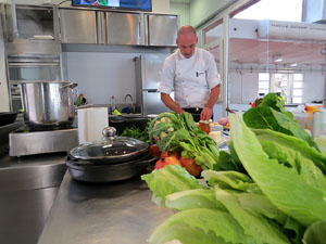 Mercat del Lle&oacute;. Sessi&oacute; de cuina a l'Aula Gastron&ograve;mica a c&agrave;rrec del xef Nir Zook