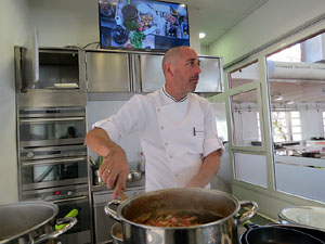 Mercat del Lle&oacute;. Sessi&oacute; de cuina a l'Aula Gastron&ograve;mica a c&agrave;rrec del xef Nir Zook