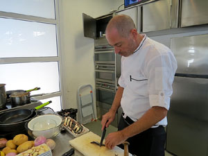 Mercat del Lle&oacute;. Sessi&oacute; de cuina a l'Aula Gastron&ograve;mica a c&agrave;rrec del xef Nir Zook
