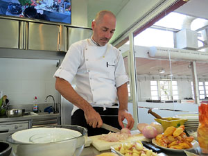 Mercat del Lle&oacute;. Sessi&oacute; de cuina a l'Aula Gastron&ograve;mica a c&agrave;rrec del xef Nir Zook