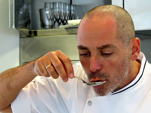 El xef Nir Zook, durant el taller de cuina israel&iacute;