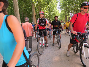 Jornades Catalunya, llibertat i dignitat. Macroestelada pels carrers de Girona