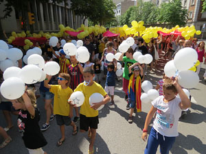 Jornades Catalunya, llibertat i dignitat. Macroestelada pels carrers de Girona