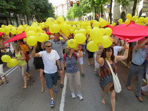 Jornades Catalunya, llibertat i dignitat. Macroestelada pels carrers de Girona
