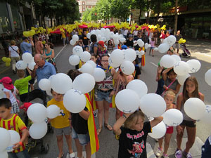 Jornades Catalunya, llibertat i dignitat. Macroestelada pels carrers de Girona
