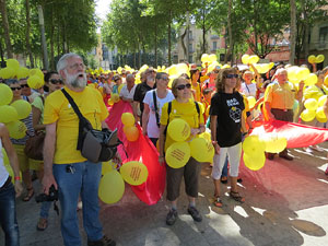 Jornades Catalunya, llibertat i dignitat. Macroestelada pels carrers de Girona