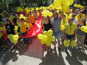 Jornades Catalunya, llibertat i dignitat. Macroestelada pels carrers de Girona