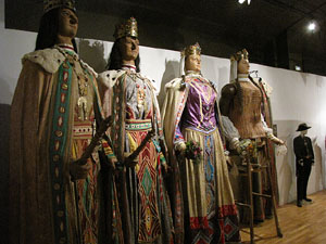 Far&agrave;ndula. 500 anys d'imatgeria festiva de Girona. Cercavila de cloenda